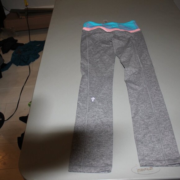 Grey Ivivva Athletic Pants Size 8 - Picture 4 of 5